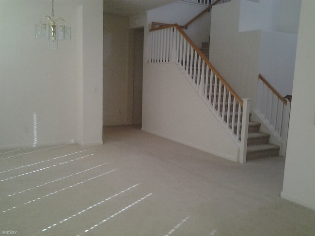 Foto del edificio - 3447 Edgewater Pl