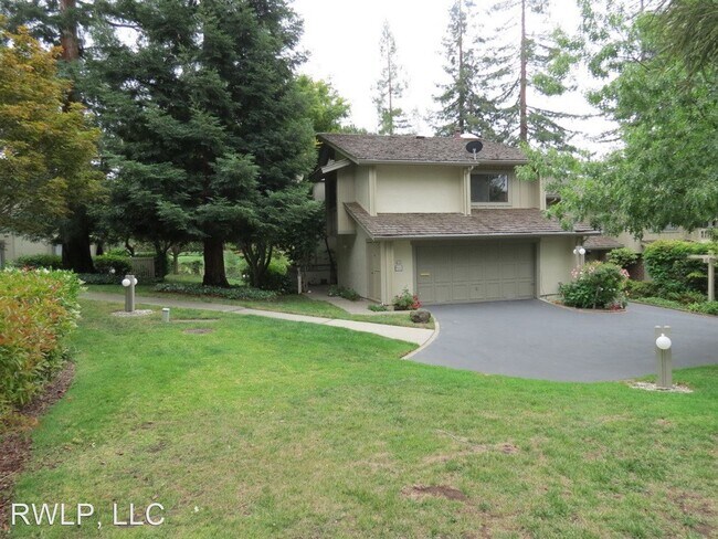 Building Photo - 3 br, 2.5 bath House - 676 Sand Hill Circle
