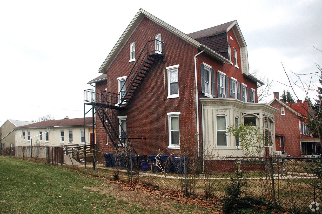 Foto del edificio - 419-425 S Walnut St