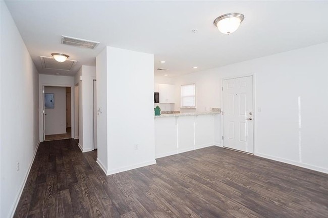 Building Photo - Barrington Apartments