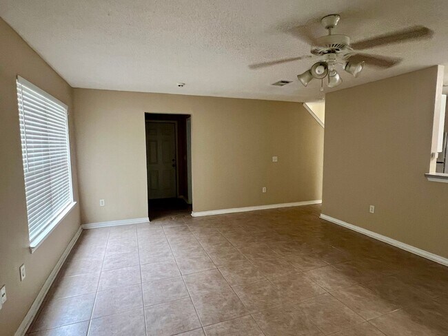 Foto del edificio - NICE 3BR/2.5BA TOWNHOUSE IN COTTAGE WOODS ...