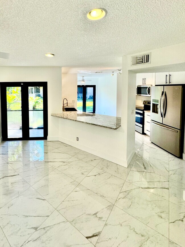 Foto del edificio - 9151 W Sunrise Blvd