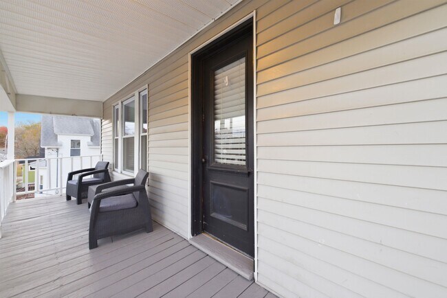 Foto del edificio - 65 S Elm St