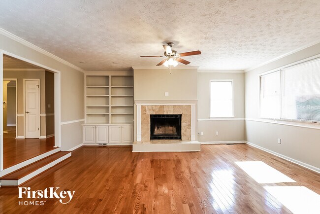 Building Photo - 600 Inglenook Dr SW