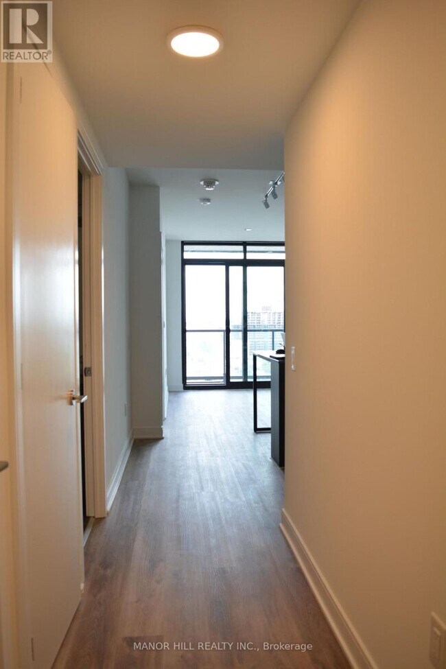 Photo du bâtiment - 86-1686 Dundas St E