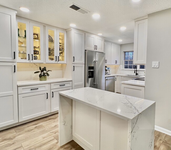 Newly Renovate Kitchen - 3800 Green Ridge Ct