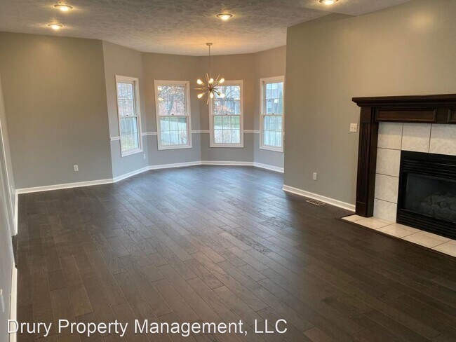 Building Photo - 5 br, 3.5 bath House - 4735 S. Mary Ann Ave