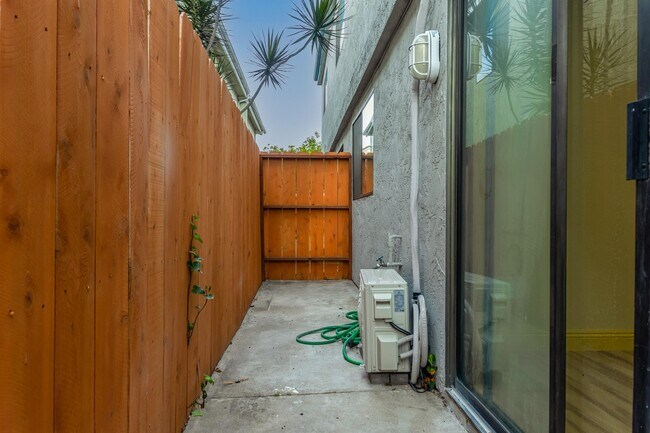 Foto del edificio - 1463 Essex St
