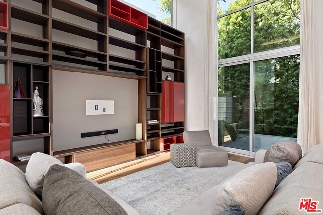 Foto del edificio - 614 Westmount Dr