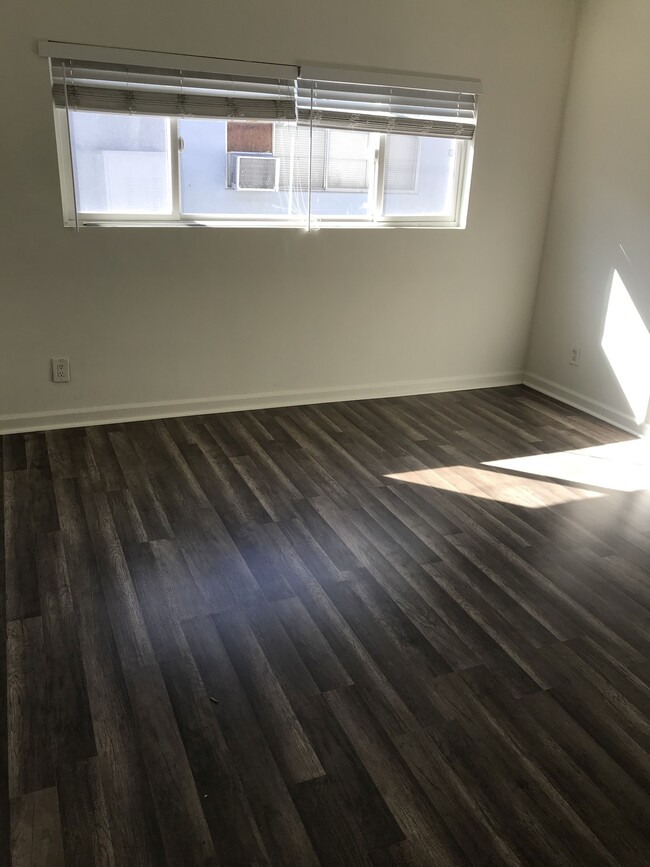 Bedroom - 4217 W 142nd St