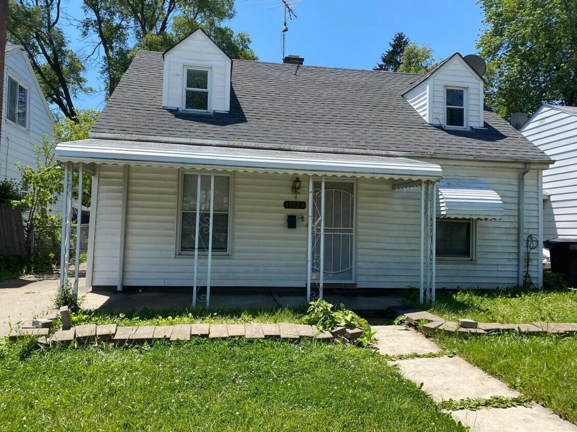 19734 Kingsville St, Harper Woods, MI 48225 House Rental in Harper