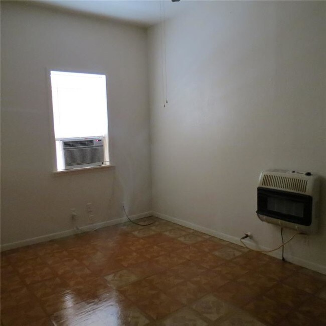 Building Photo - 3003 Avenue L