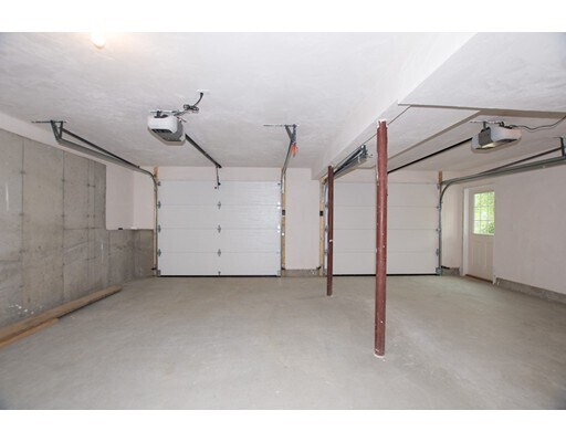 Building Photo - 5 Shamrock Ln