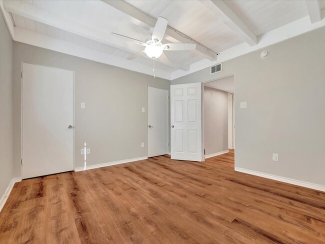 Foto del edificio - Campus Colony