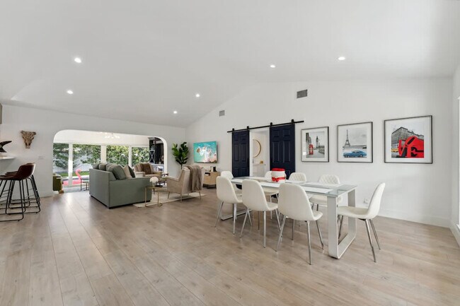 Foto del edificio - 2205 NE 30th St