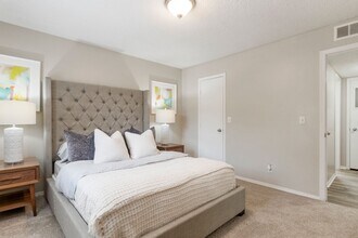 Interior Photo - Echo Trail