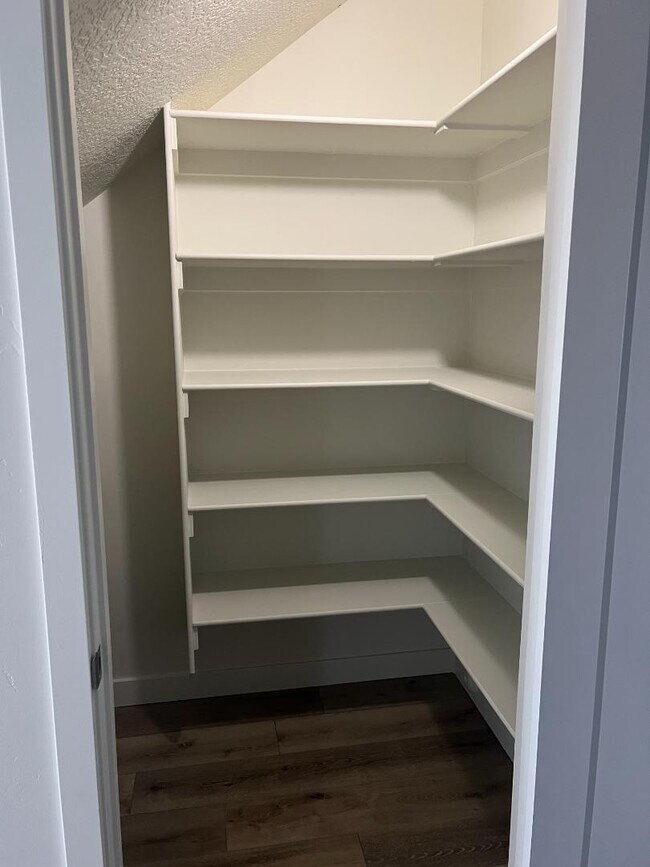 Building Photo - 636 E 12225 S