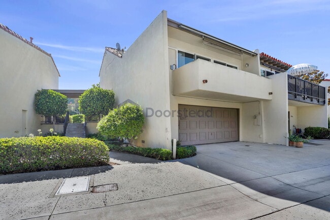 Building Photo - 2317 Eastbluff Dr