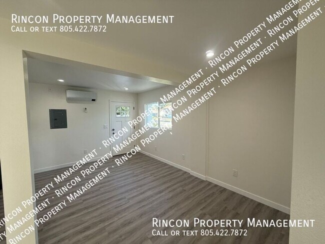 Foto del edificio - 2585-2587 Warbler Ave