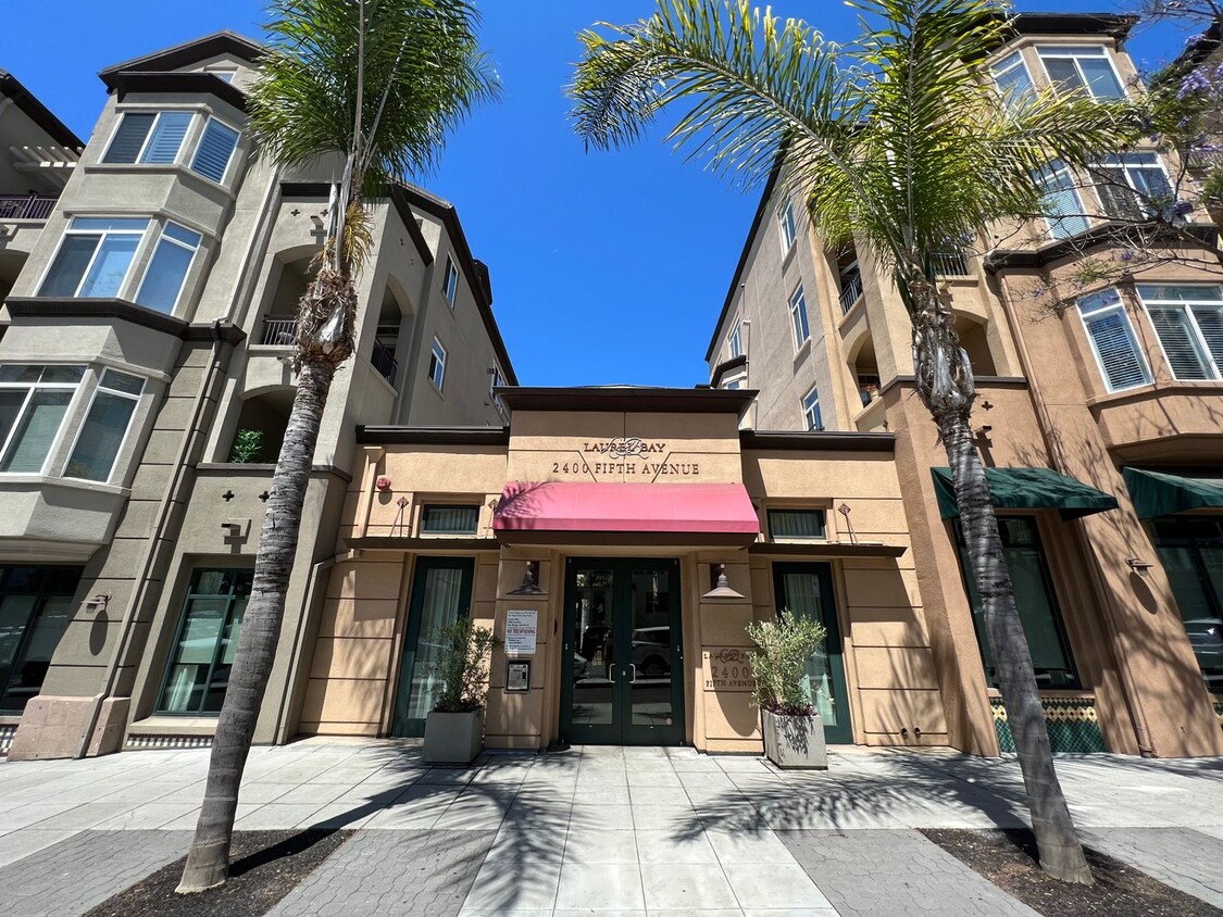 Foto principal - 2 bed 2 bath condo with laundry, A/C and f...