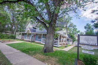 Building Photo - 819 E San Miguel St