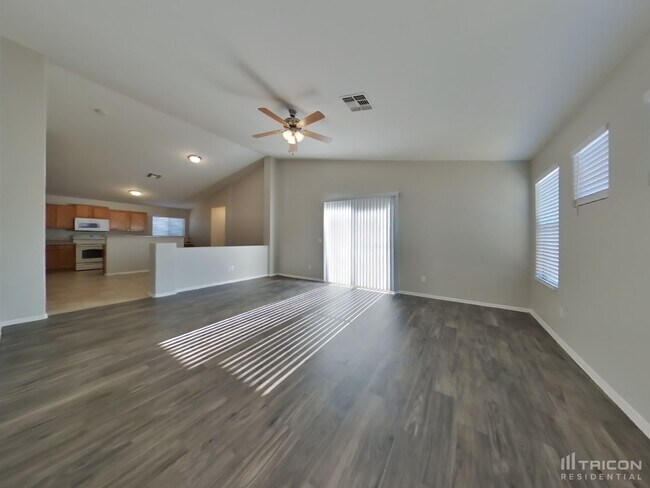 Building Photo - 8053 N 109th Ln
