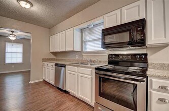 Building Photo - 3319 Crites St
