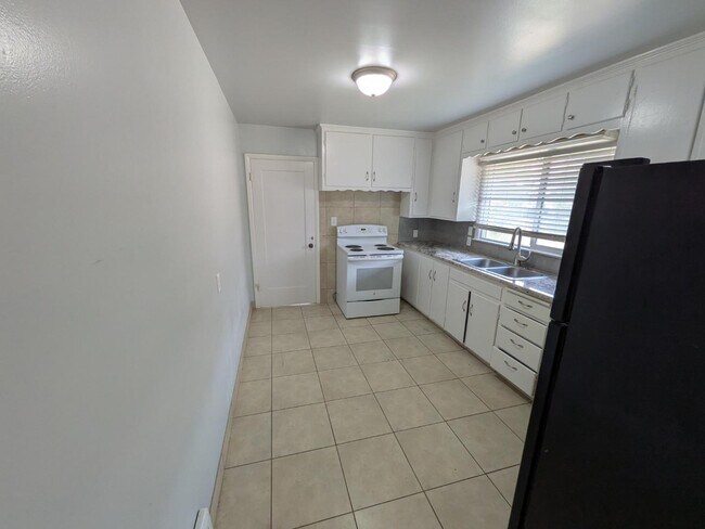 Foto del edificio - 1633 Crook Ave