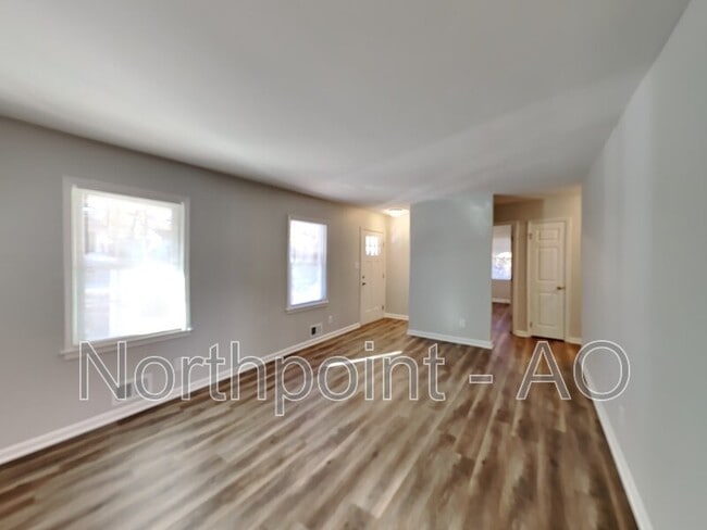 Building Photo - 296 Bromack Dr SE