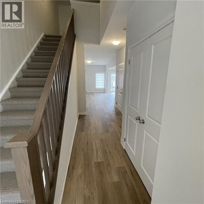 Photo du bâtiment - 155 Equestrian Way