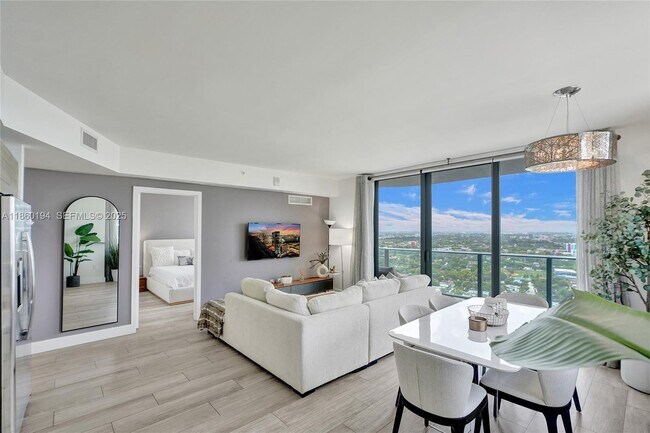 Foto del edificio - 121 NE 34th St