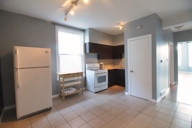 Foto del edificio - 2927 N Lawndale Ave