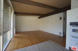 Building Photo - 11131 Rose Ave