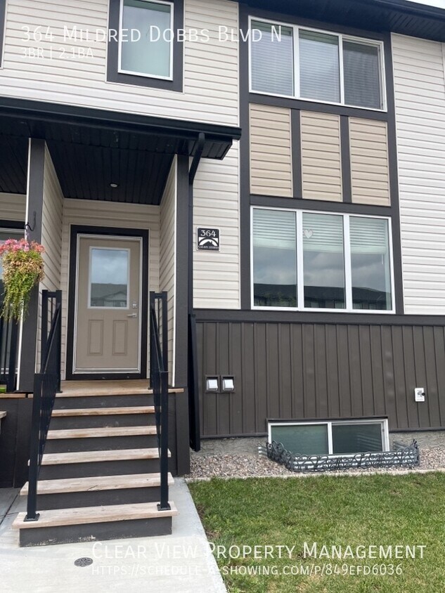 Primary Photo - Bright and spacious recently built townhou...