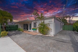 Building Photo - 3725 S Olive Ave