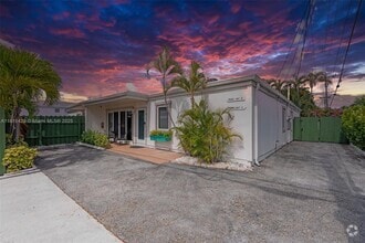 Building Photo - 3725 S Olive Ave