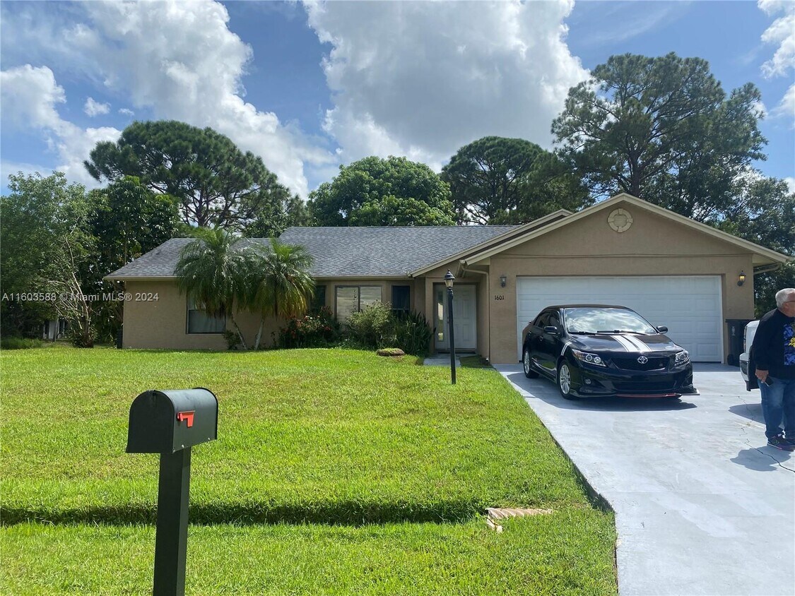1601 SE Nancy Ln, Port St. Lucie, FL 34983 House Rental in Port St