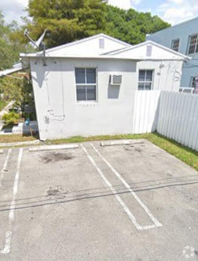 Building Photo - 117 Curtiss Pkwy