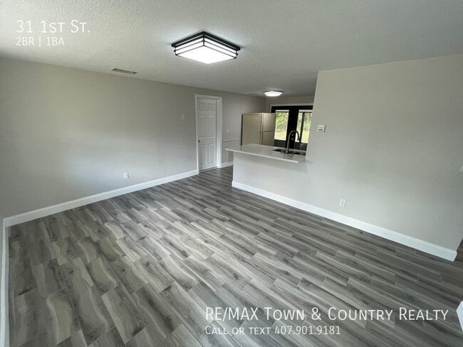 Foto del edificio - 31 E 1st St