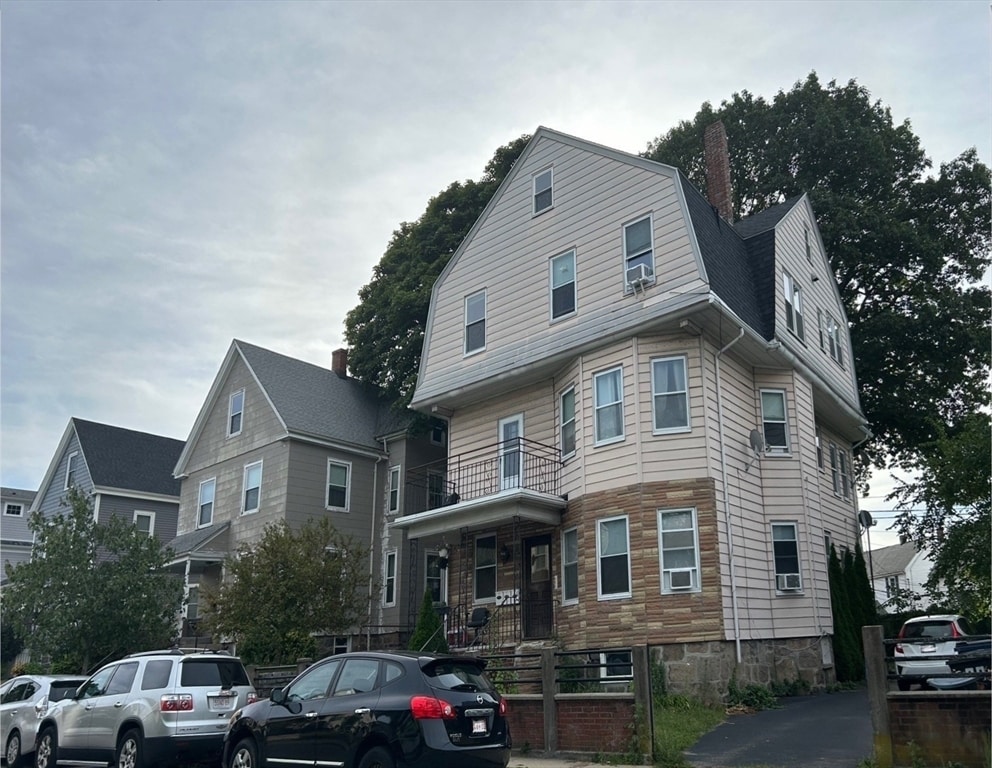 Primary Photo - 20 Newburg St