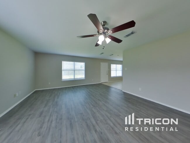 Building Photo - 9303 Deep Valley Dr