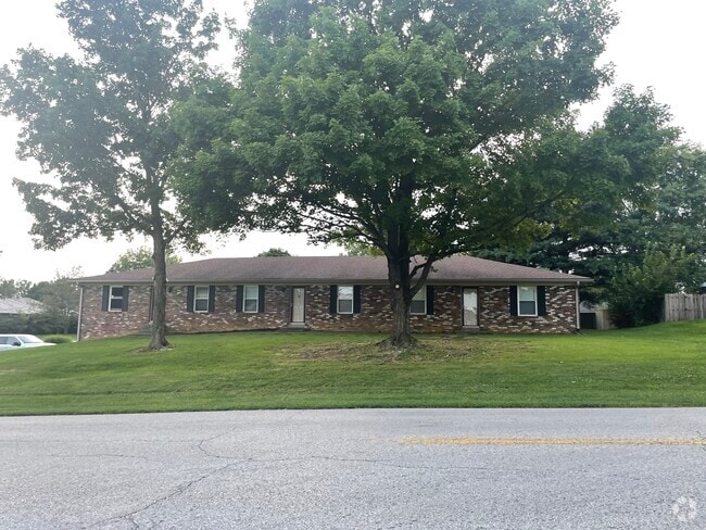 Building Photo - 402 Schenkel Ln