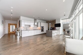 Building Photo - 4521 San Felipe St