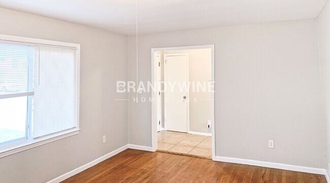 Building Photo - MOVE IN BY DECEMBER 24TH AND RECEIVE HALF ...