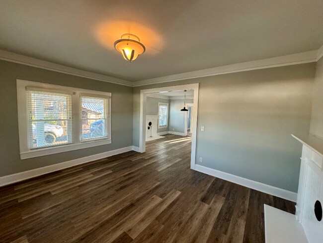 Foto del edificio - 2811 Locust Hill Rd