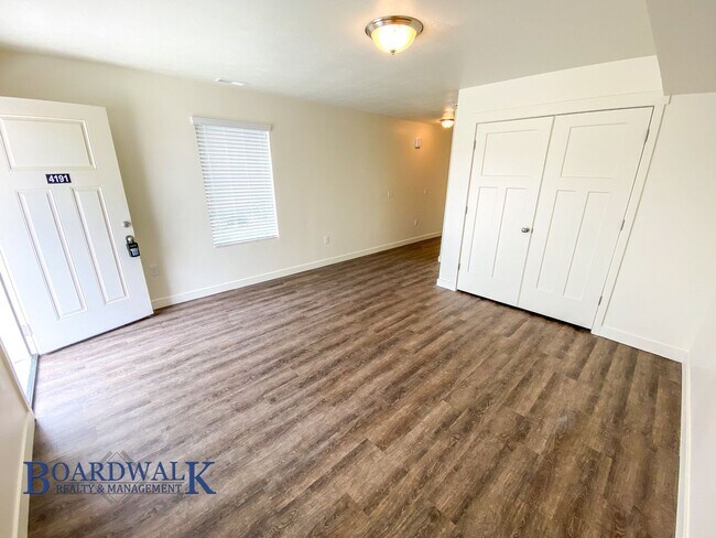 Building Photo - Stunning 3 Bed Townhome in Herriman