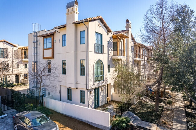 Lomo Blanco Condominiums