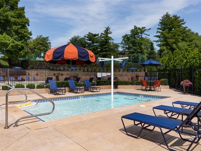 Building Photo - Chesterfield Village Apartments