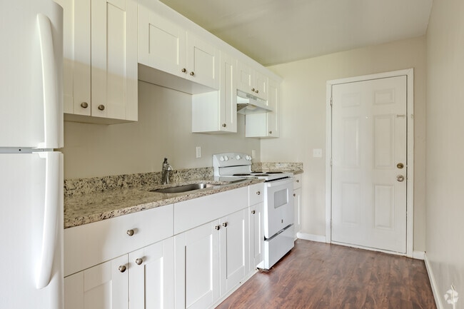 1BR, 1BA - 850SF - Casa Della Apartments