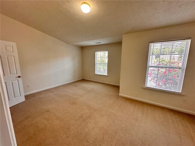 Building Photo - 3835 Dandridge Way NW